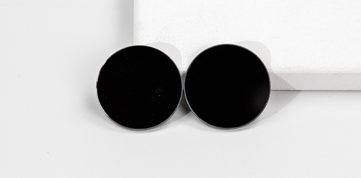 Cut-off Type Infrared-Transmitting Visible-Absorbing Glass HWB850